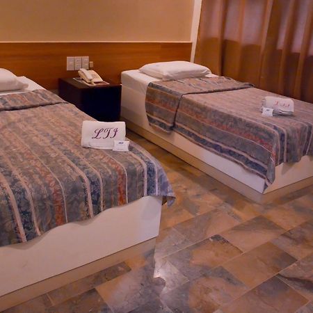 Legazpi Tourist Inn Екстер'єр фото