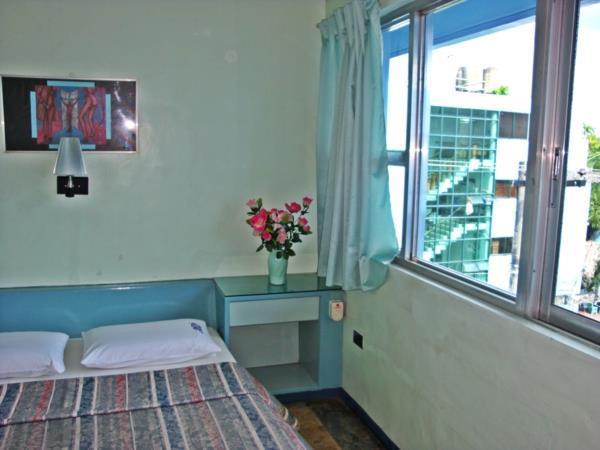 Legazpi Tourist Inn Екстер'єр фото