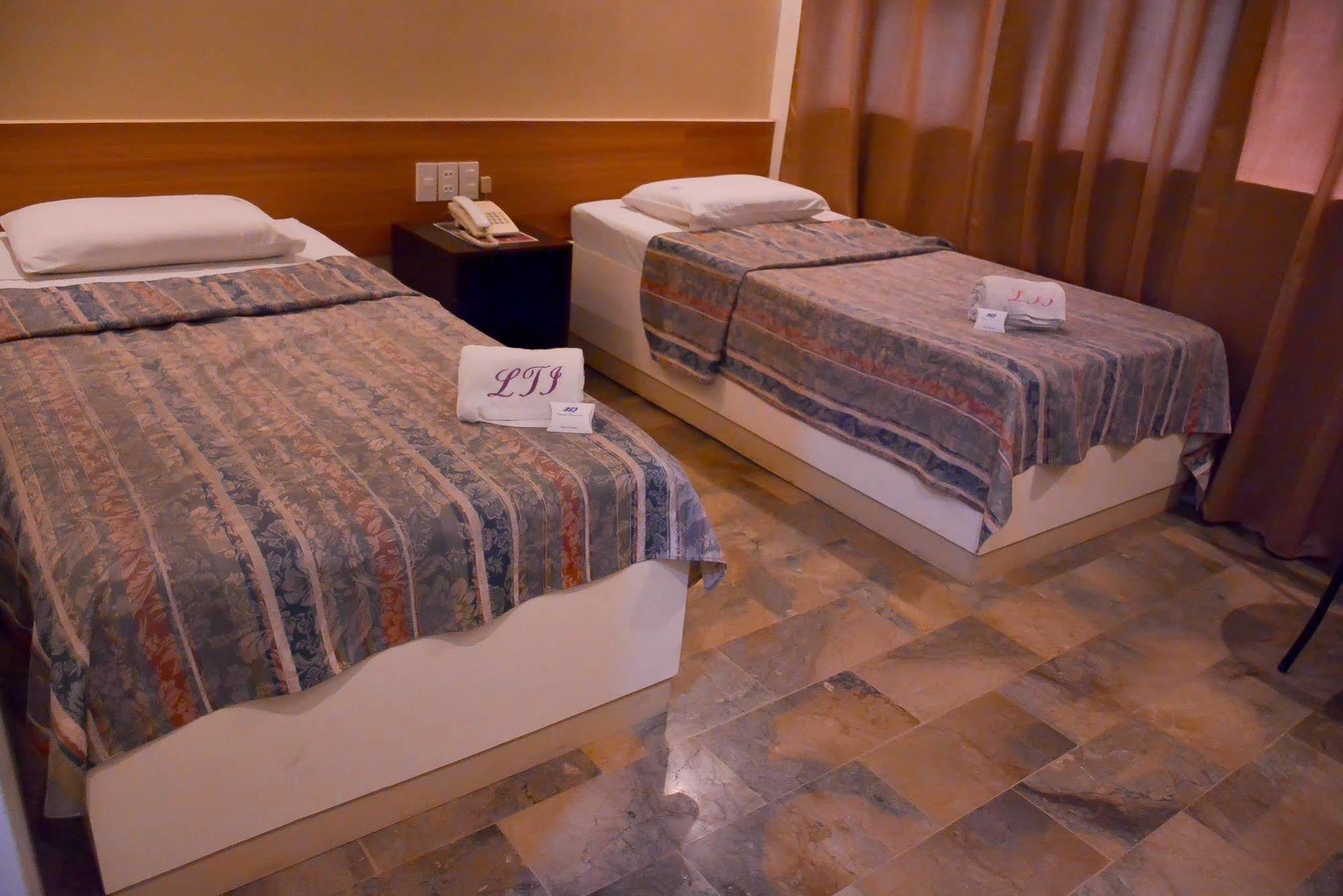 Legazpi Tourist Inn Екстер'єр фото